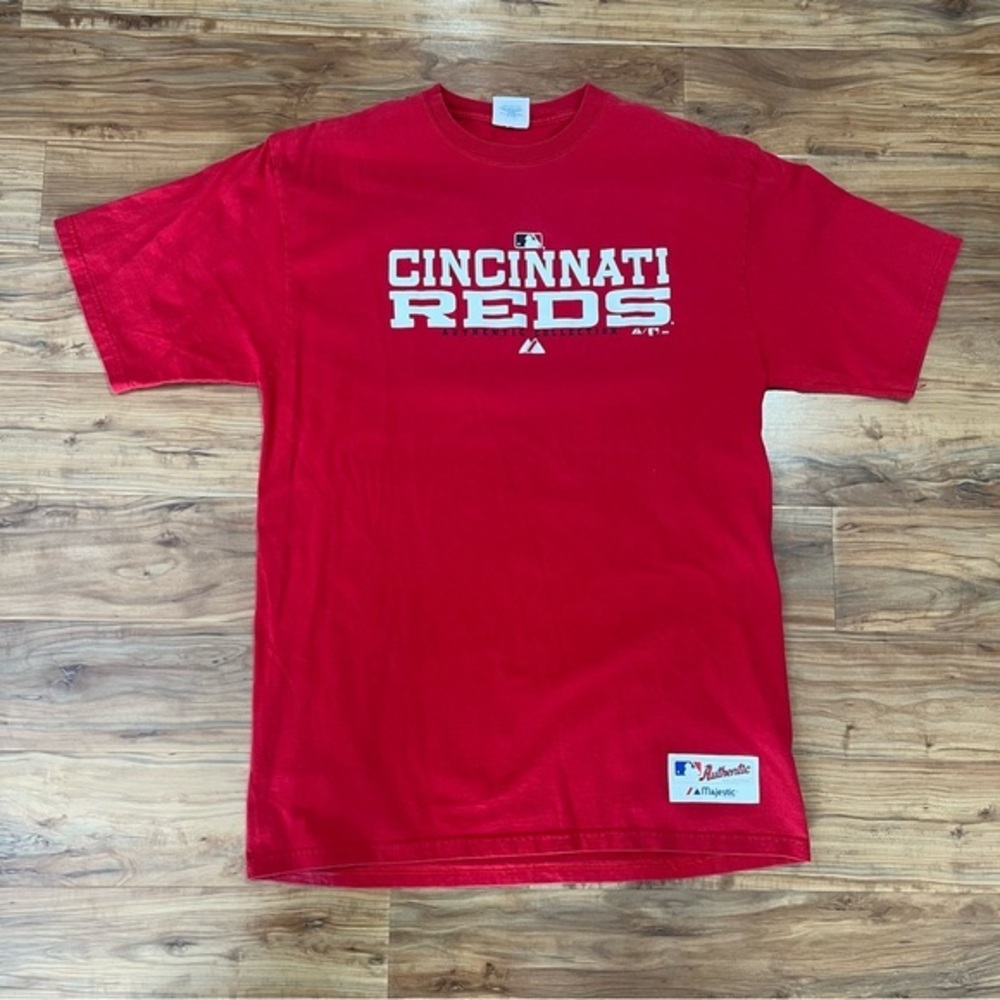 MLB Cincinnati Reds Tshirt By Majestic Size Large‎ Red Authentic Collection